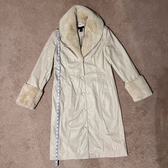 House of Harlow 1960 Vegan Leather/ Faux Fur Coat - Picture 7 of 10